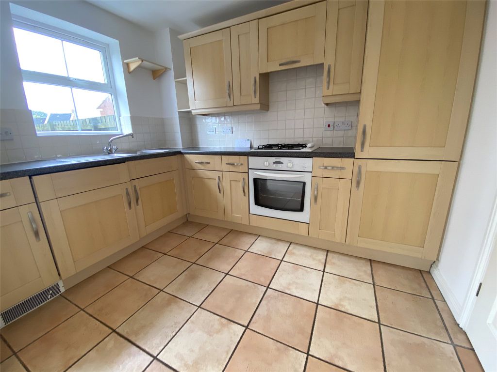Property photo 2 of 11 Kitchen