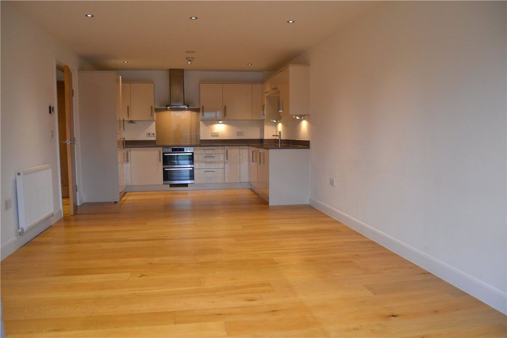 Property photo 2 of 9 Picture No. 16
