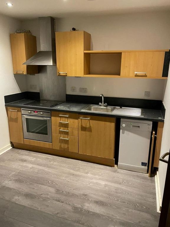 Property photo 2 of 6 O_1Hm3Tp8l817Vc1Qvr10Pt3Qt1iv71.Jpeg