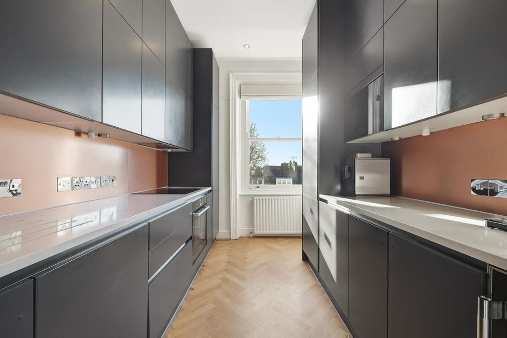 Property photo 3 of 13 Image