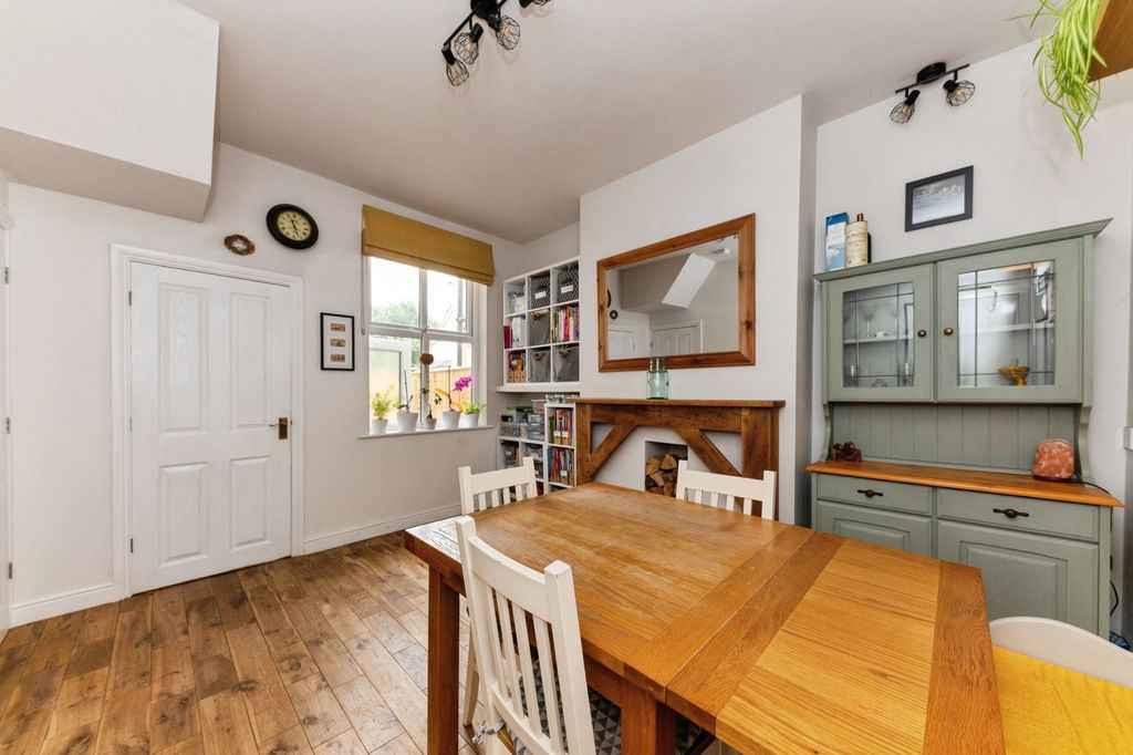 Property photo 3 of 14 Dining Room