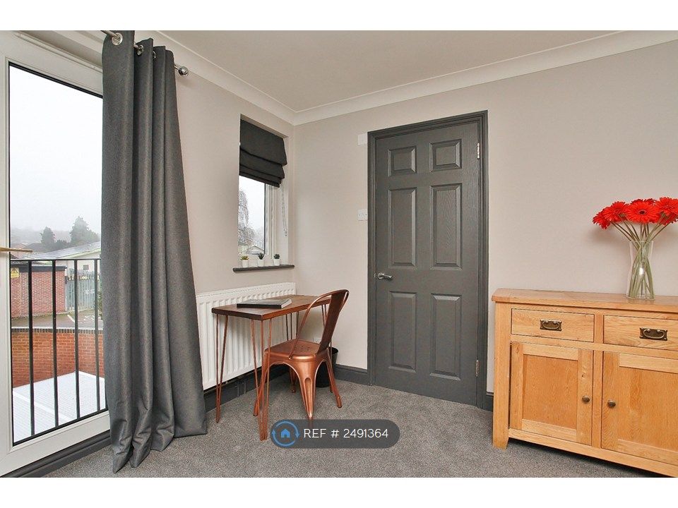 Property photo 3 of 6
