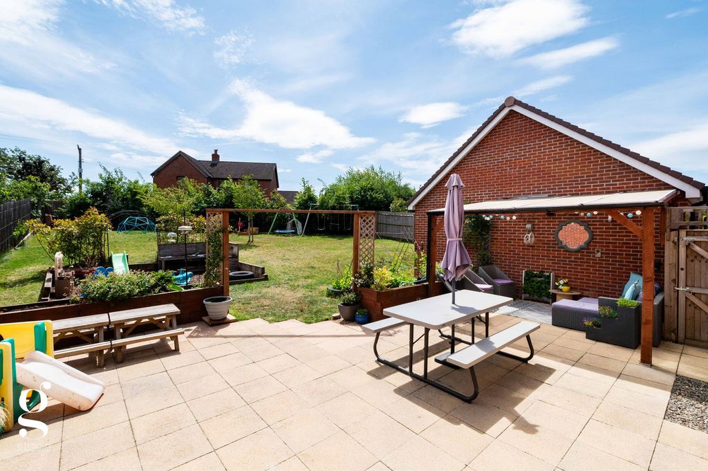 Property photo 3 of 31
