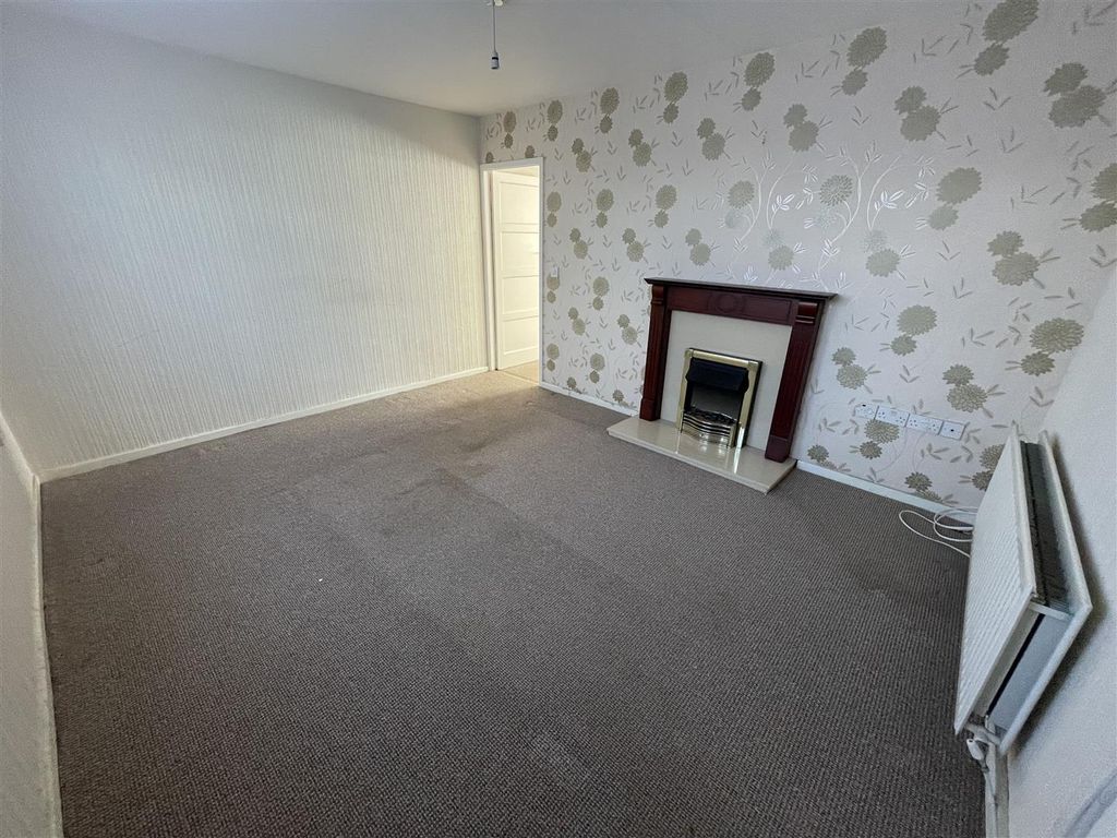 Property photo 3 of 11 12 Caus 5.Jpg