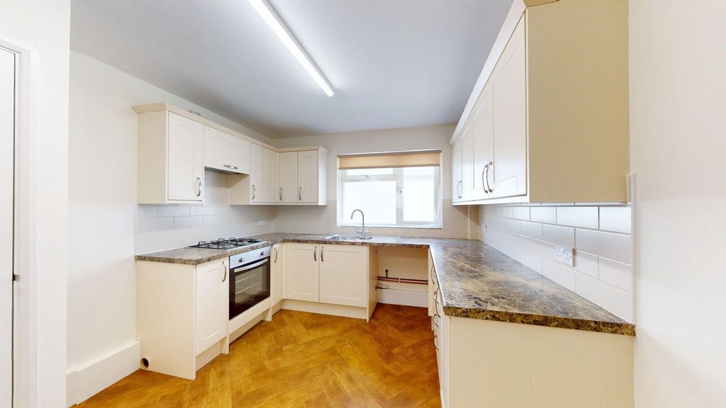 Property photo 2 of 12 Taswell-Street-06252025_105333.Jpg