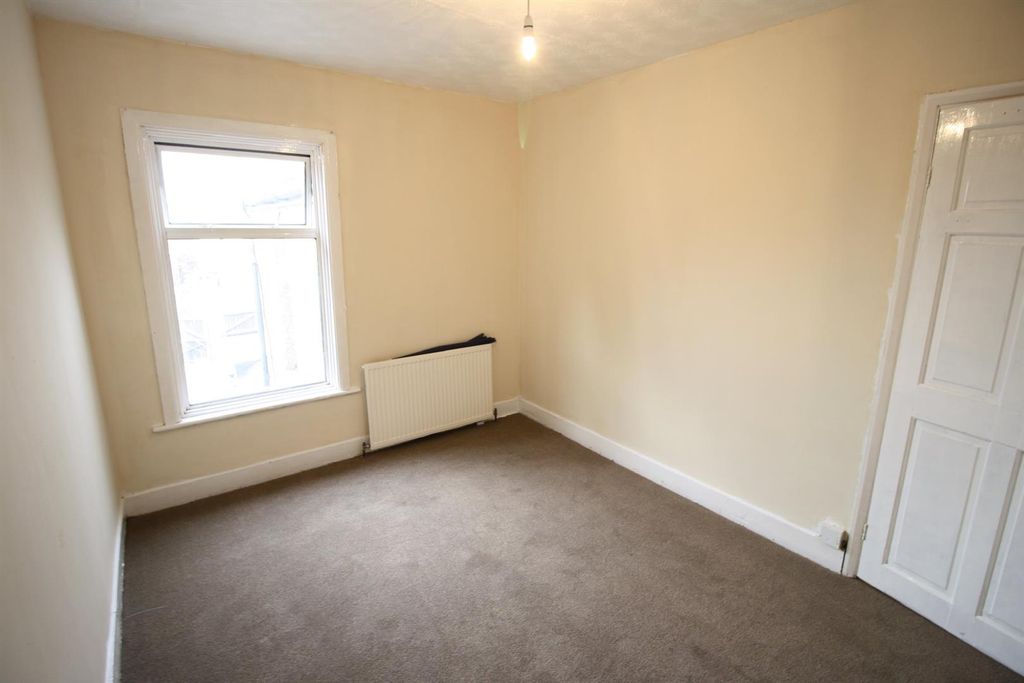 Additional image 10 of 3 bed terraced house for saleGrove Road, Grays RM17