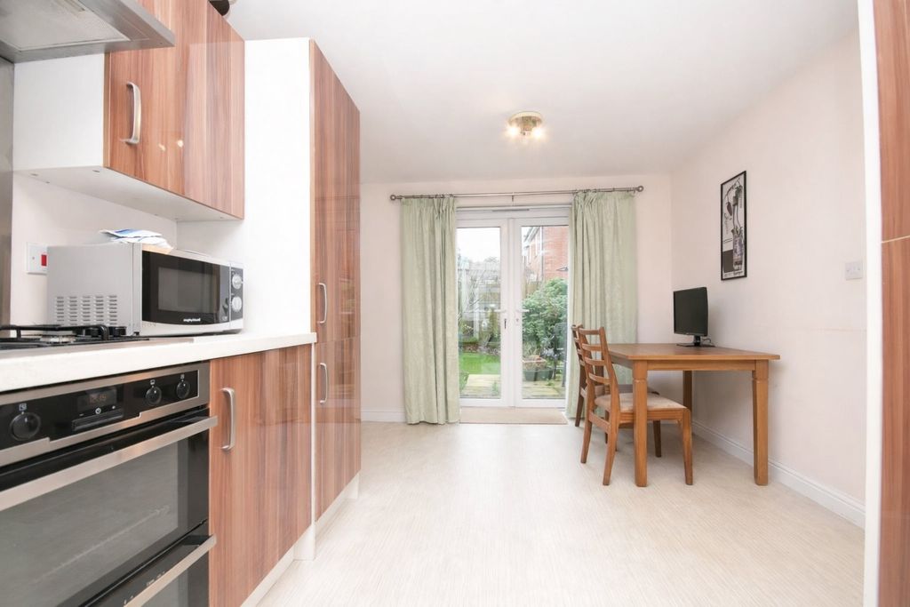 Property photo 2 of 16