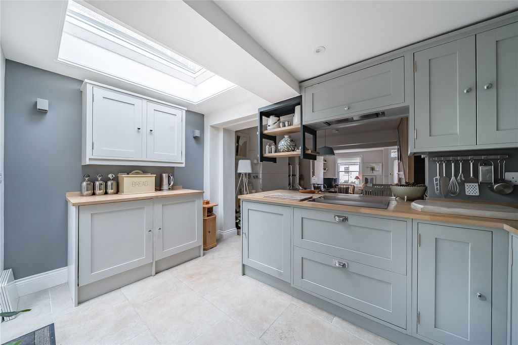 Property photo 3 of 15 Picture No. 02