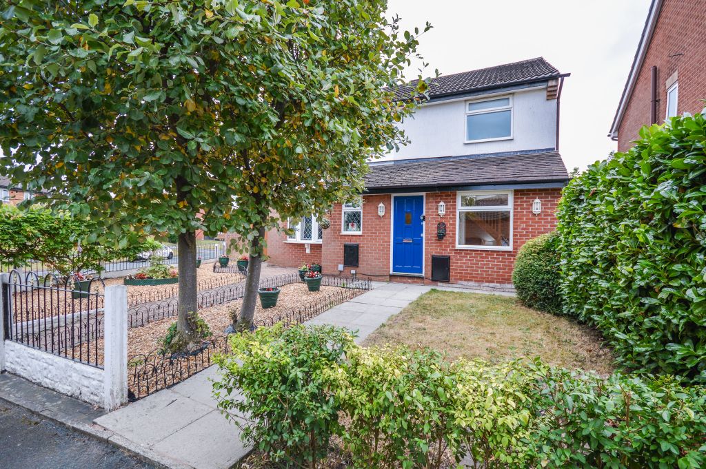 Property photo 1 of 13 External