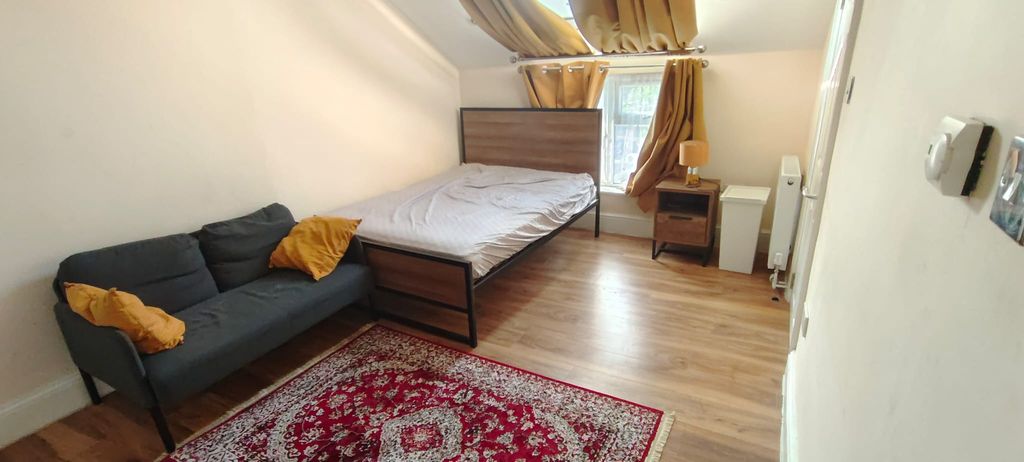 Property photo 2 of 3
