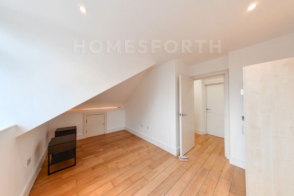 Property photo 3 of 9 Photo 8