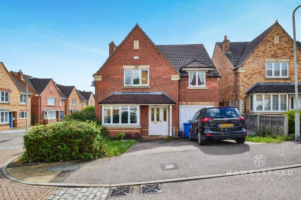 Property photo 1 of 18 Lorimar Court, Sittingbourne - Front