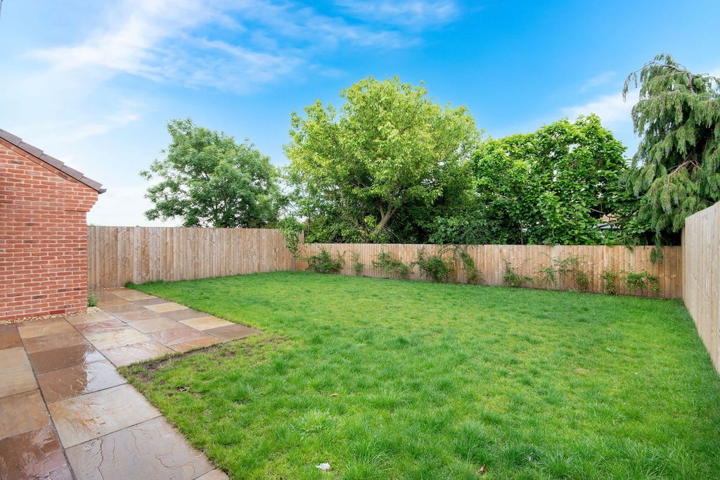 Property photo 3 of 23