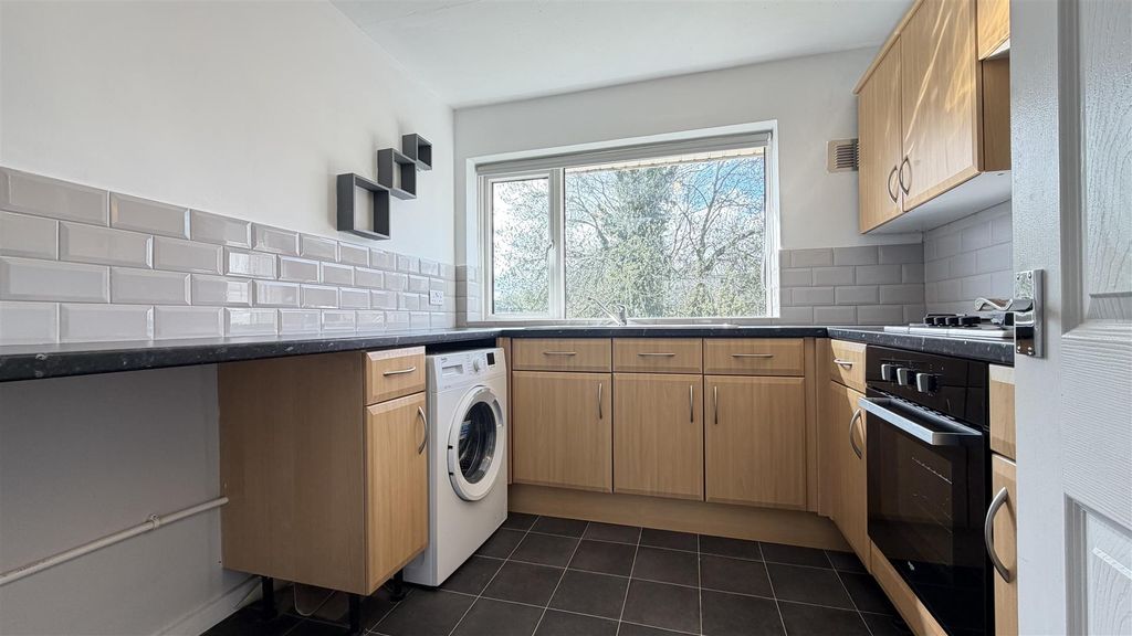 Property photo 2 of 11 Tempimagejcrh70.Jpg