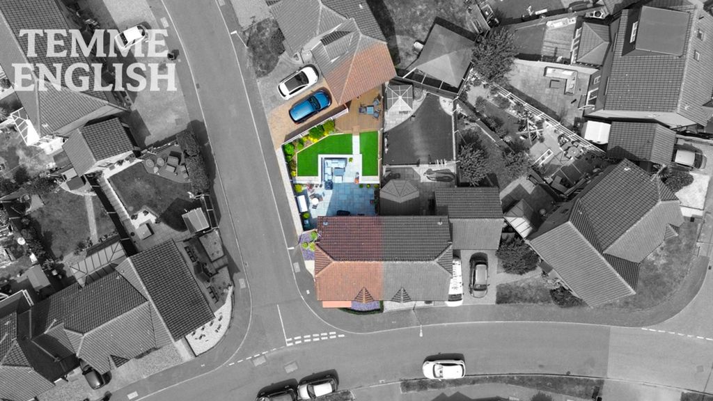 Property photo 2 of 25