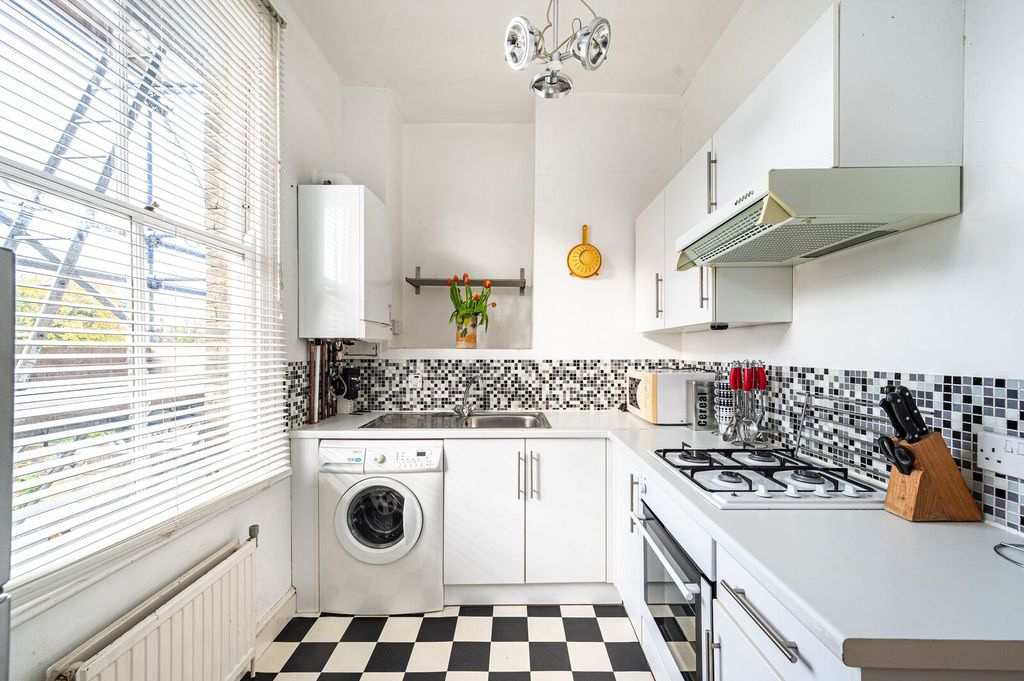 Property photo 1 of 8
