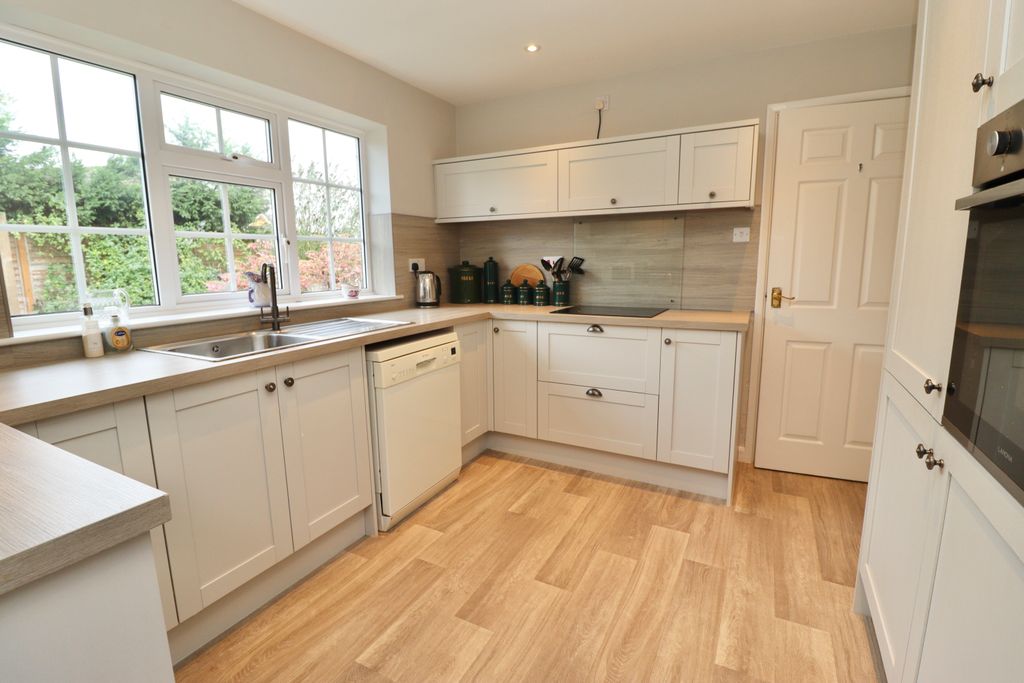 Property photo 2 of 18 Img_5306