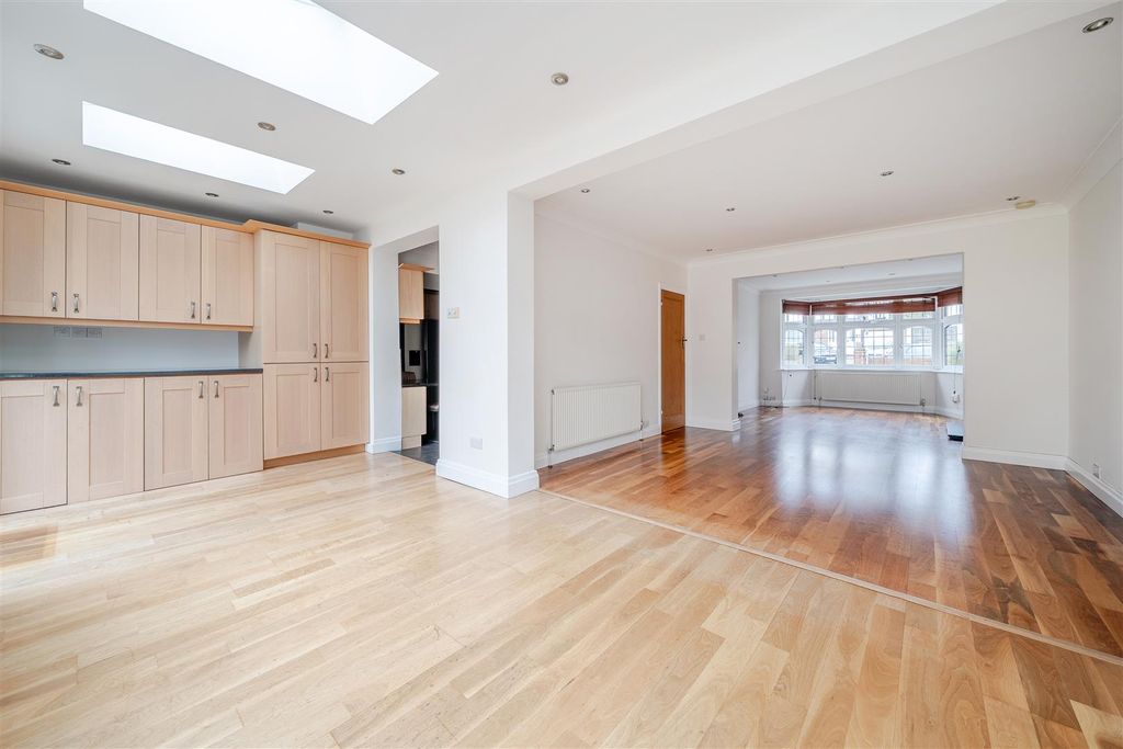 Property photo 2 of 23 1410589-11-698A12Cfadcdb.Jpg