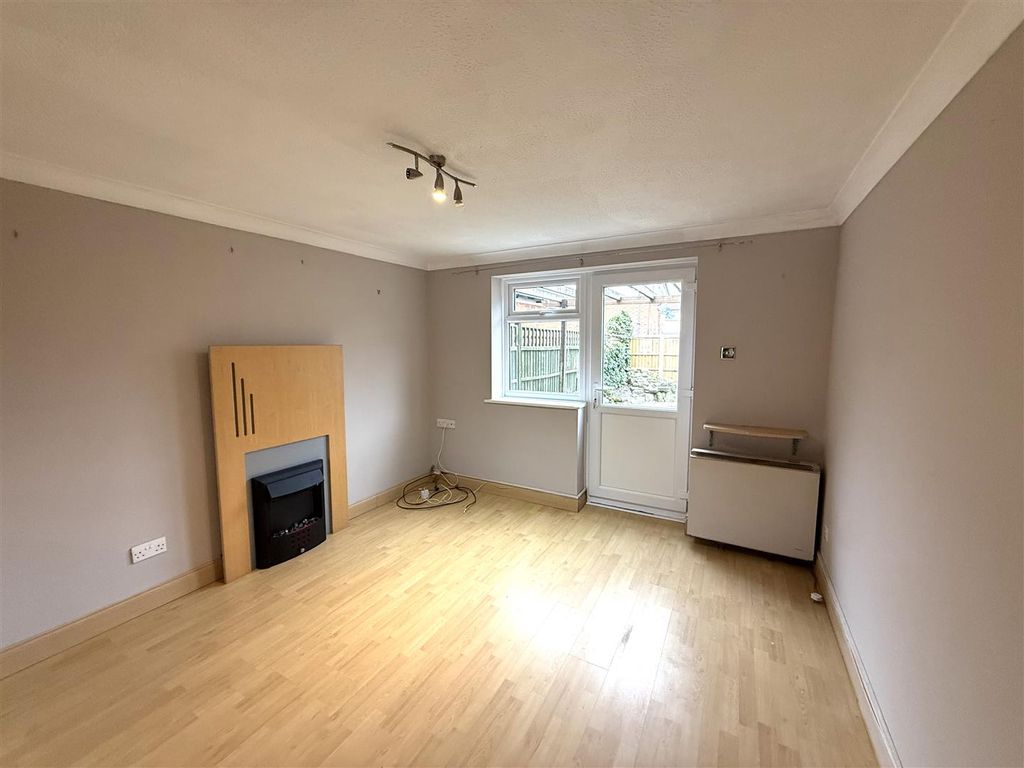 Property photo 2 of 8 Pytchley4.Jpg