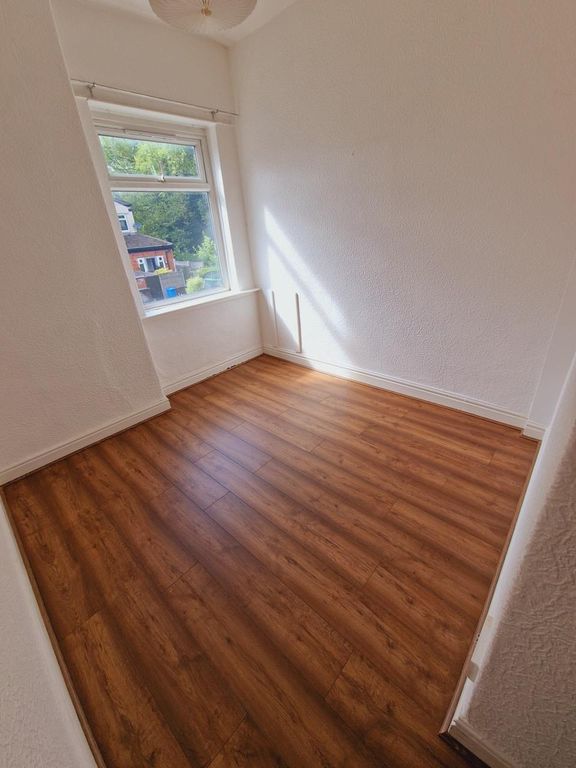Property photo 3 of 11 Photo 2