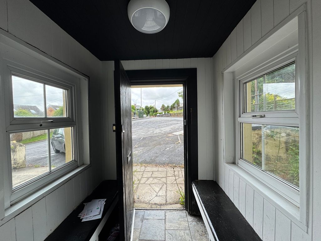 Property photo 3 of 43