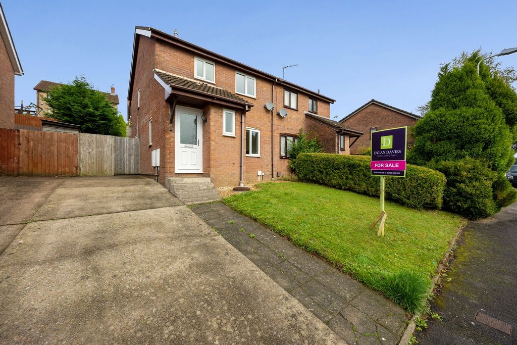 Property photo 3 of 31