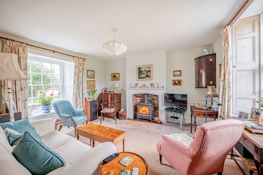 Property photo 3 of 20 Drawing Room