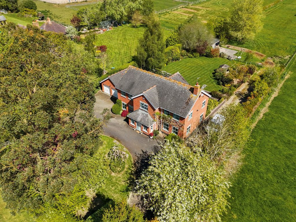 Property photo 2 of 52