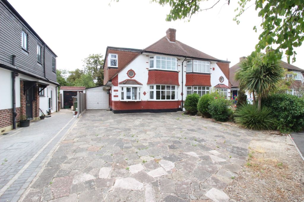 Property photo 3 of 18