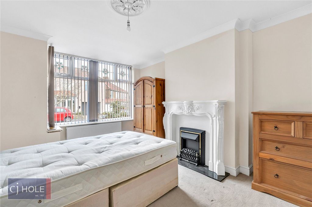 Property photo 3 of 15 Picture No. 24