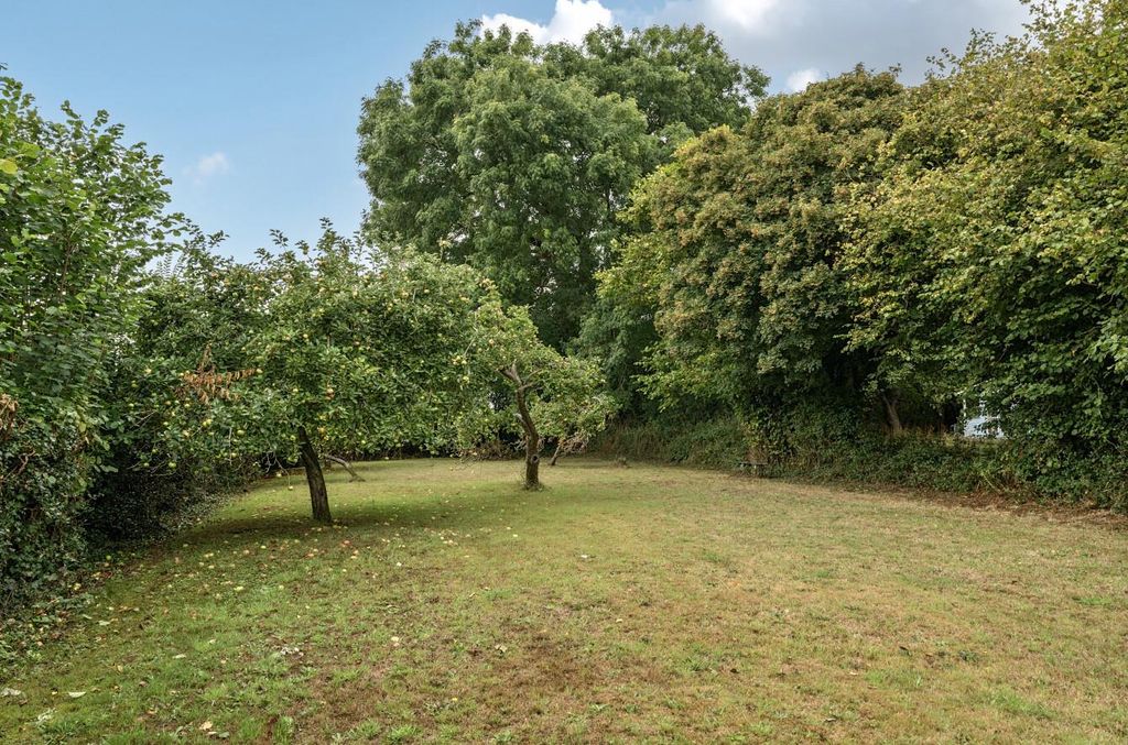 Property photo 3 of 19 Orchard