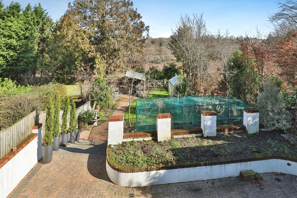 Property photo 2 of 20 Garden