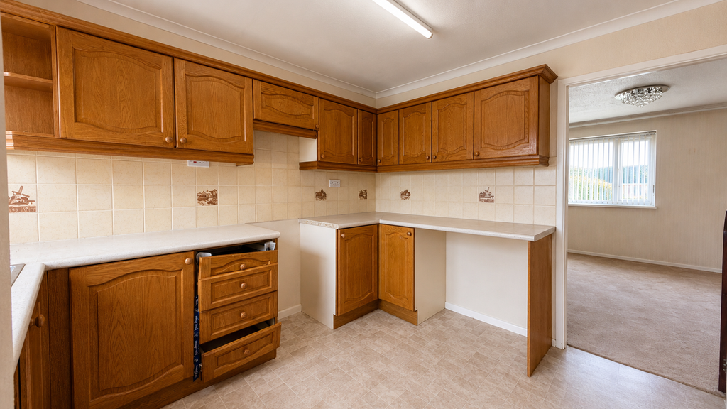 Property photo 2 of 10 Kitchen
