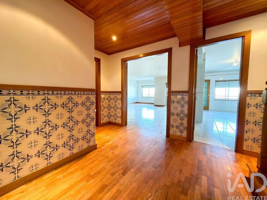 Property photo 3 of 39