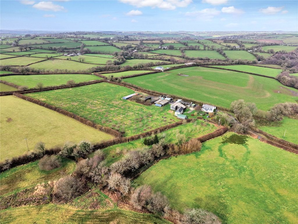 Property photo 1 of 20 Picture No. 06