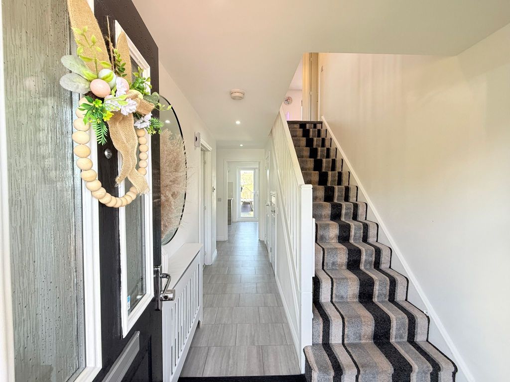 Property photo 2 of 35