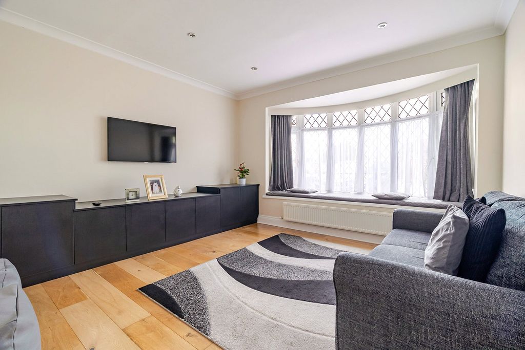 Property photo 2 of 36 Picture No. 34