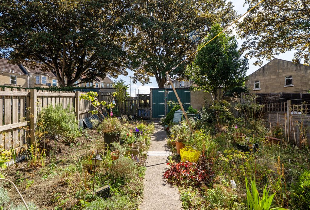 Property photo 2 of 19 Garden