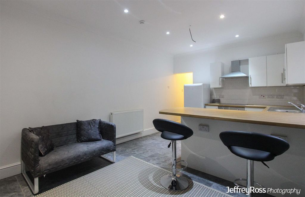 Property photo 2 of 10 Img-1 (8 Of 8).Jpg