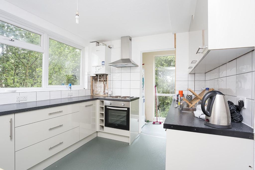 Property photo 2 of 8 26 Buckingham (5).Jpg