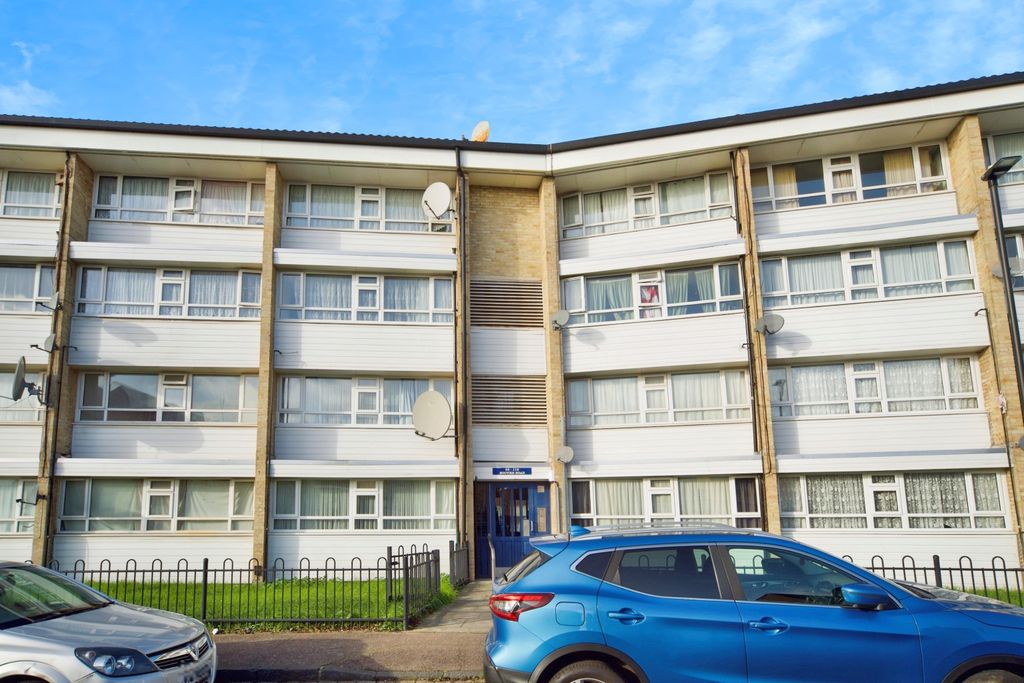 Property photo 2 of 20