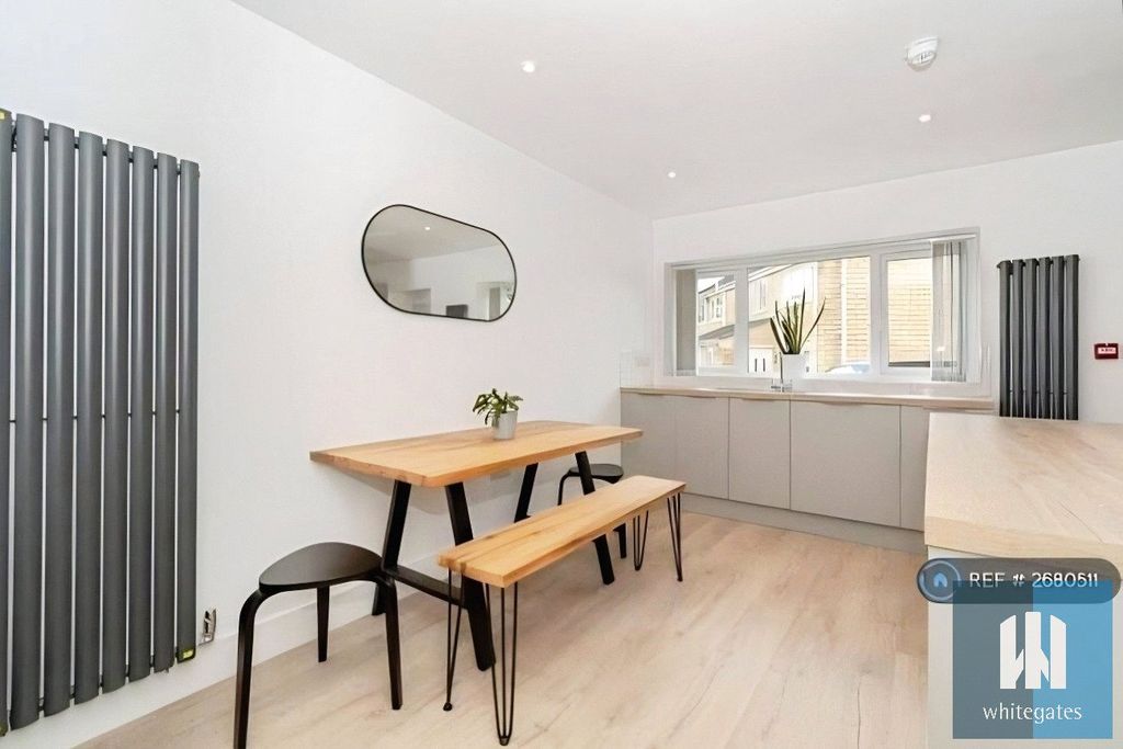 Property photo 2 of 15 Picture No. 13