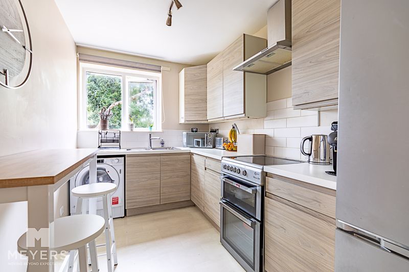 Property photo 2 of 10 Kitchen