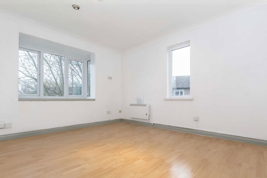 Property photo 2 of 4
