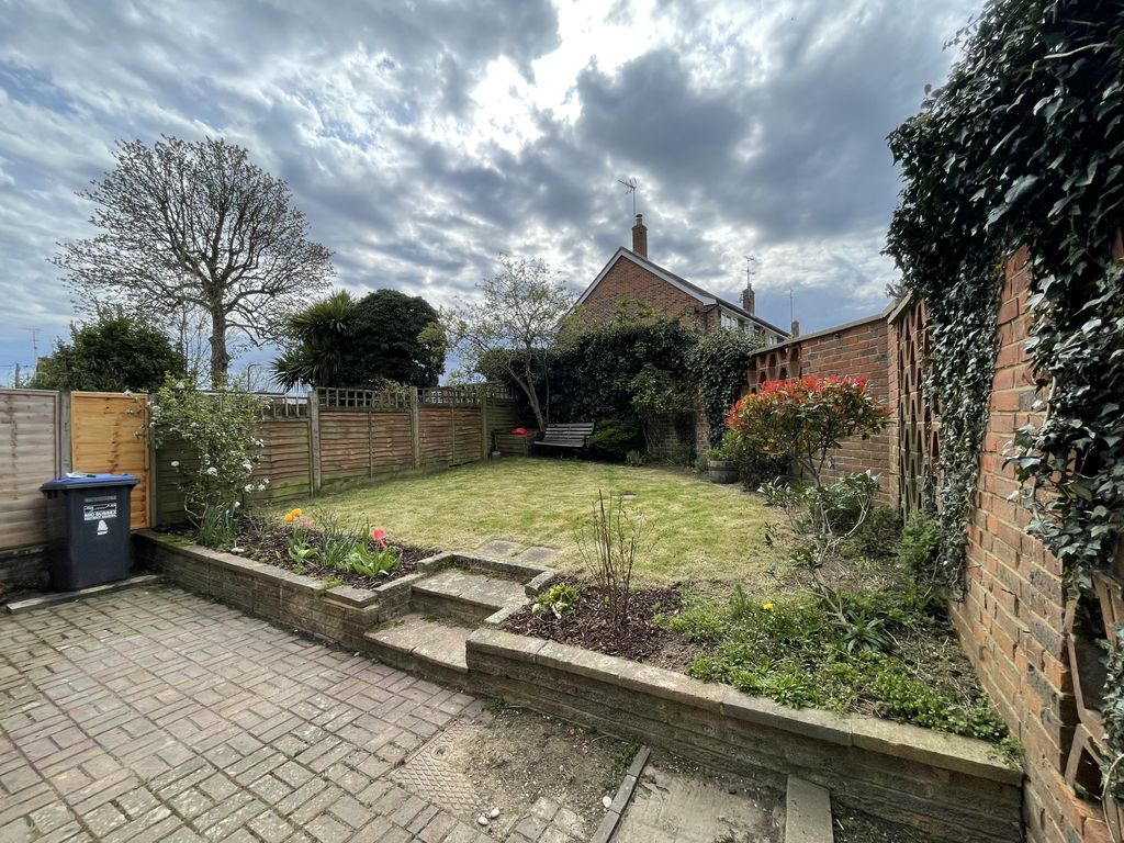 Property photo 2 of 8 Garden