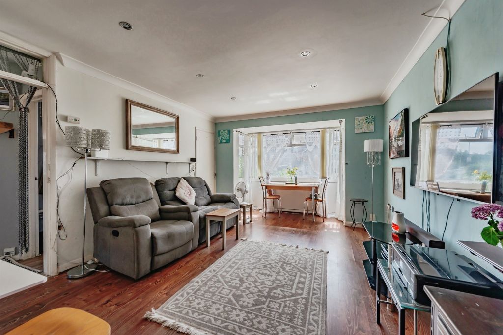 Property photo 3 of 17