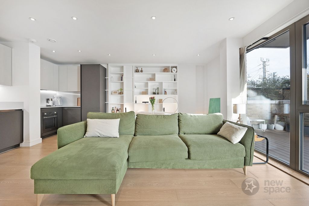 Property photo 1 of 17 Photo 1