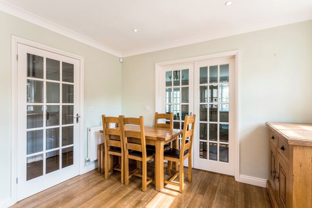 Property photo 3 of 8 5 School Lane Fpz...