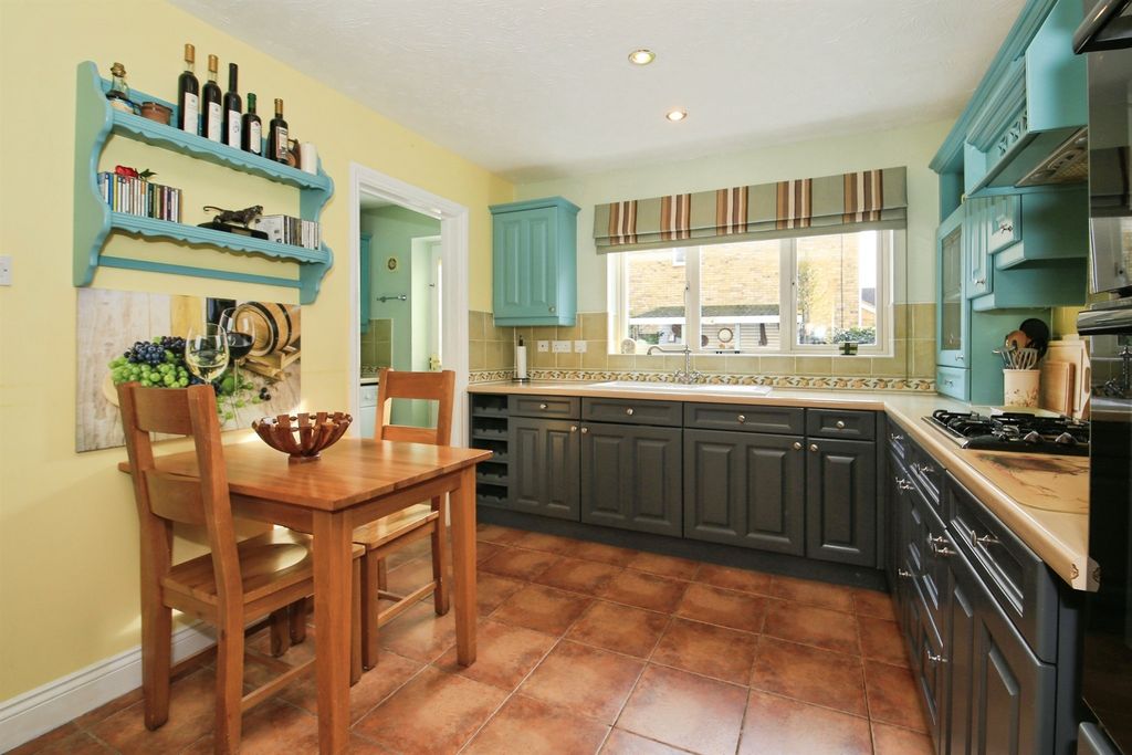 Property photo 2 of 18