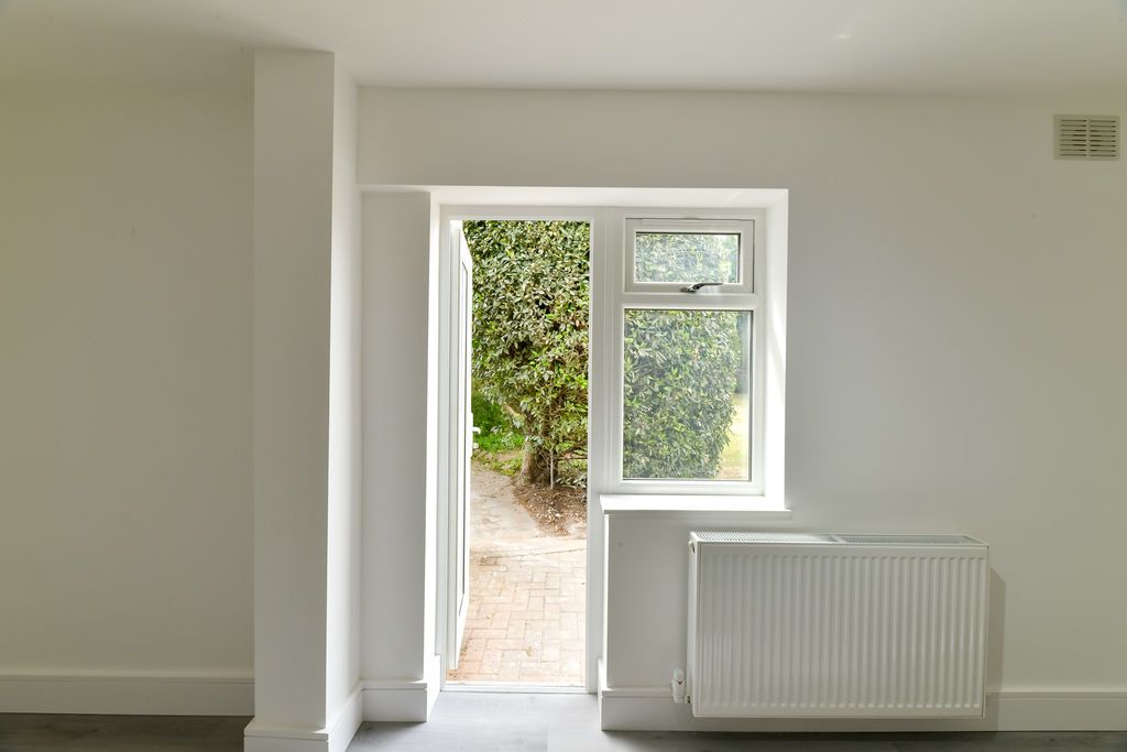 Property photo 3 of 9 Photo 11